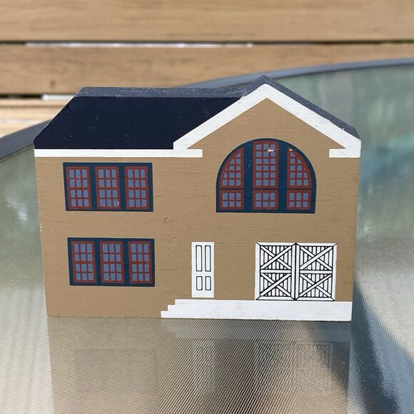 The Cat's Meow Z. JONES BASKETMAKER Wood Building  Shelf Sitter Liberty St. - Picture 2 of 6